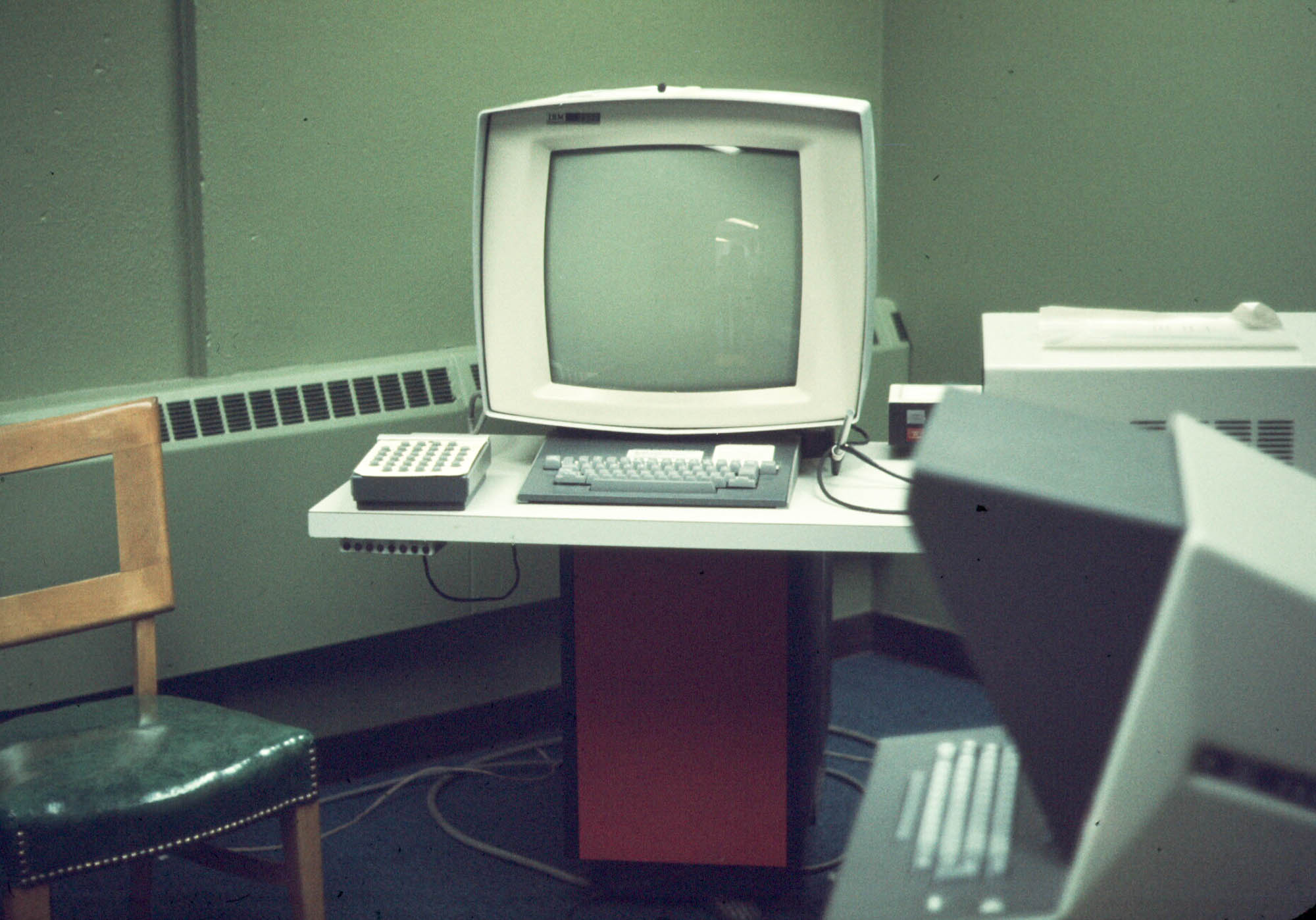 197606-IBM2250-and-Tektronix